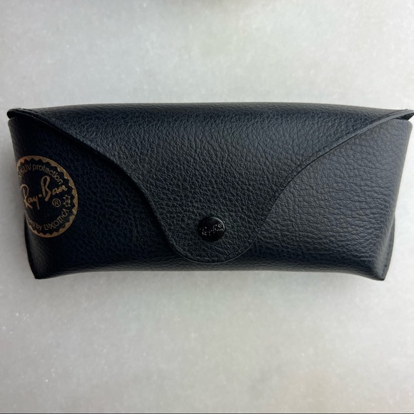 Ray-Ban Sunglasses Case With Cloth - Black - Picture 1 of 3